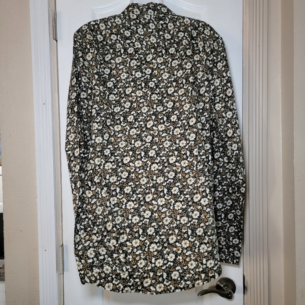 Guess Button Down Top Size Medium - Picture 2 of 8